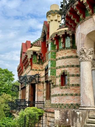 🏡 El Capricho | Gaudí's Whimsical Masterpiece Beyond Catalonia