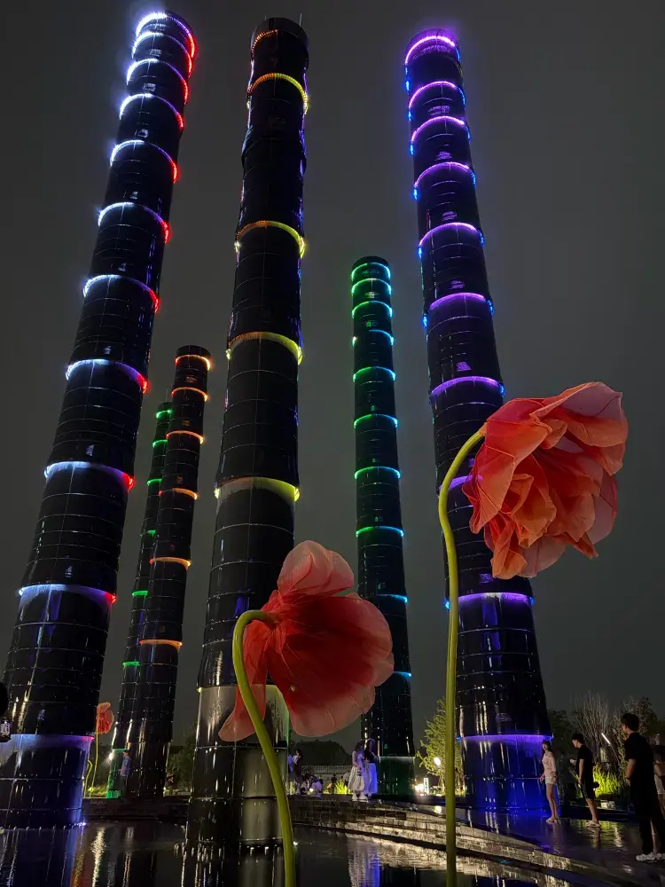🌃✨ 청두의 야경 🇨🇳 — 미래 도시처럼 보이는 곳!