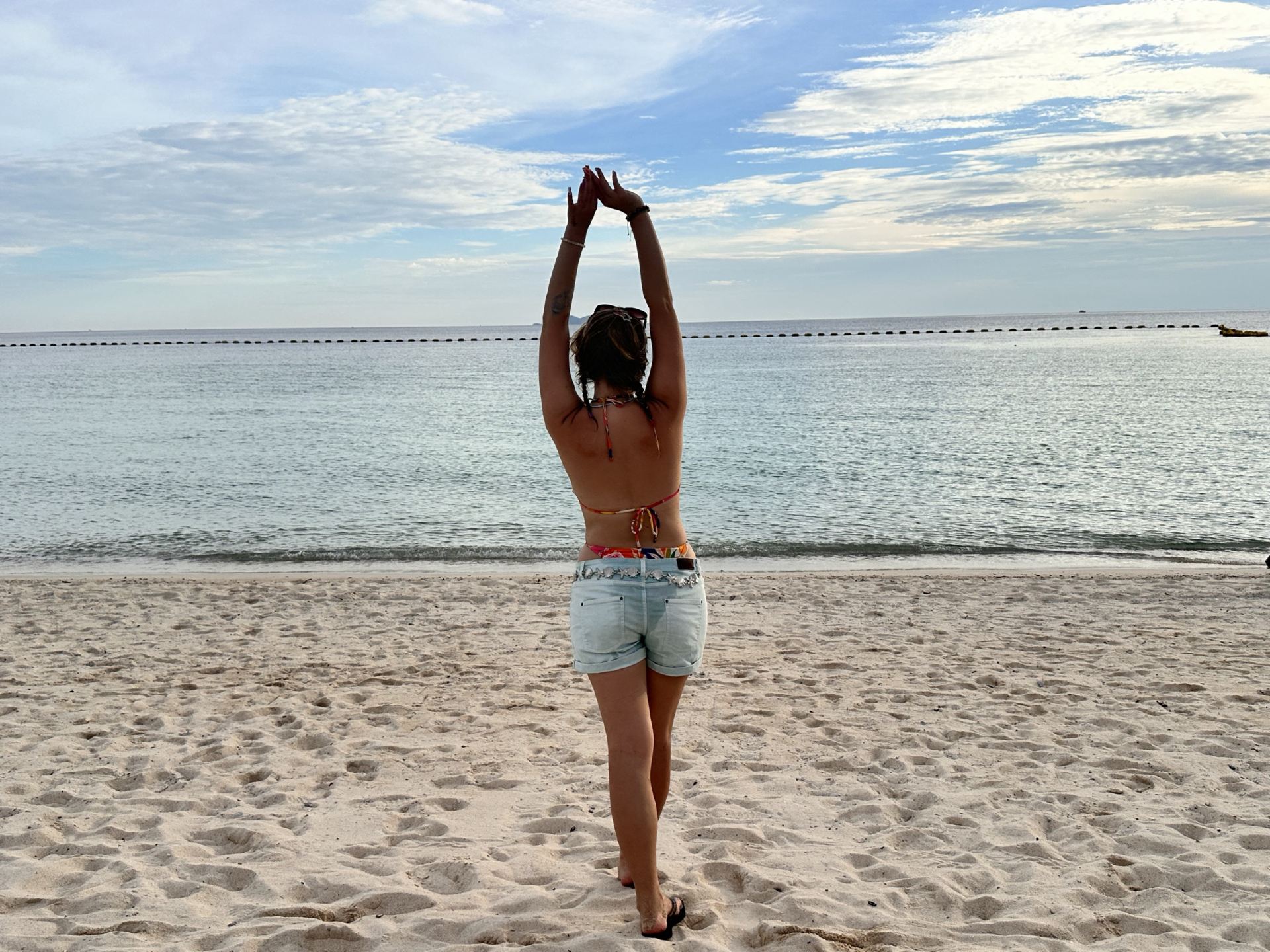 Koh Larn: Your Ultimate Tropical Escape Just 30 Minutes from Pattaya 🏝️🌊