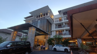 Stay in a vibrant, central location! A must-have super convenient accommodation guide for couples and friends ✨