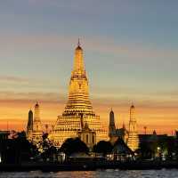 Breathtaking Sunset of Wat Arun