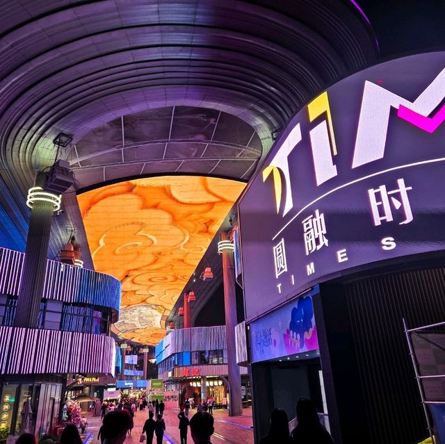 OMG there is a Star Wars Flying LED Screen!