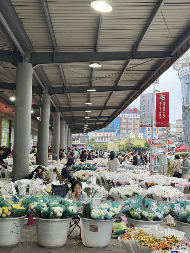 The biggest of flowers market in asia