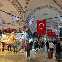 🛍️🕌 Explore the Vibrant Grand Bazaar in Istanbul! 🇹🇷✨


