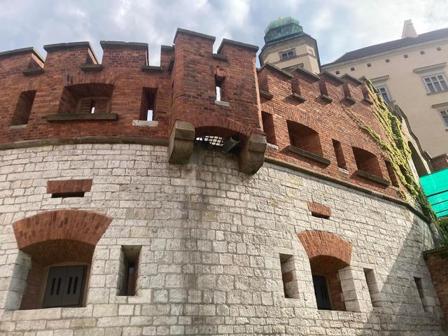 Must Visit in Poland: Wawel Royal Castle 🏰