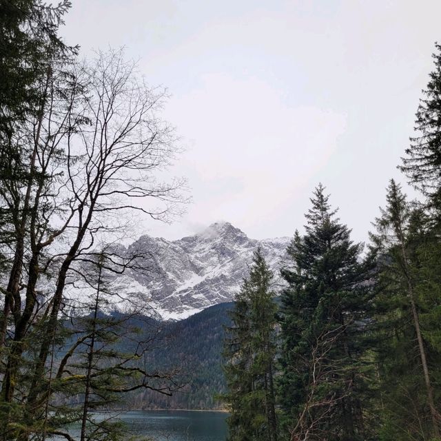 Wonderful hike around Eibsee lake!