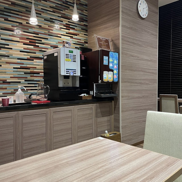 那霸縣廳前阿蒙特飯店