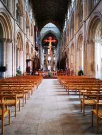 Discover Peterborough Cathedral: History & Beauty