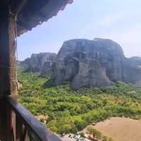 The cliffs of Meteora 🇬🇷