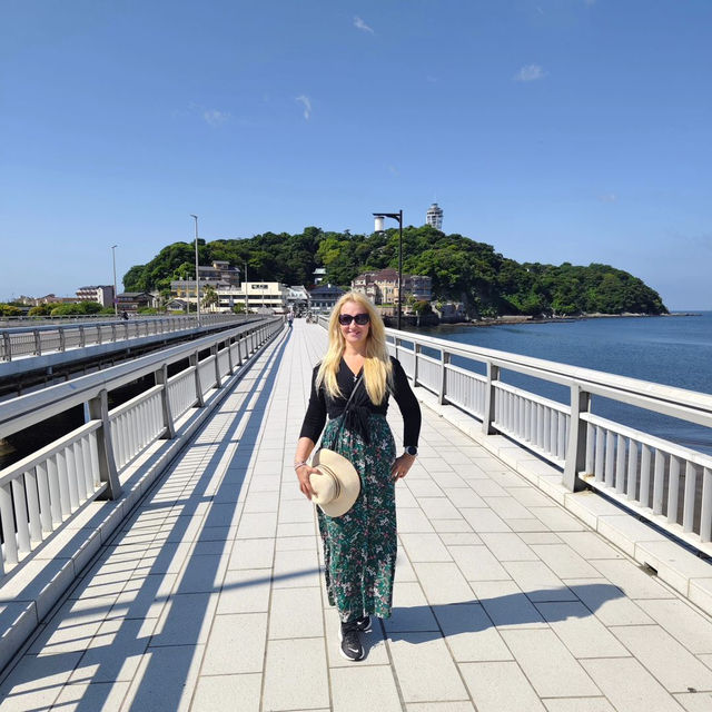 에노시마: 도쿄 근처의 매력적인 섬 🌊🏝️