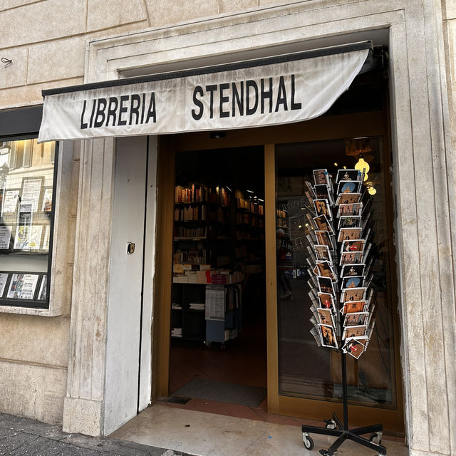 Gorgeous book store in the heart of Rome!