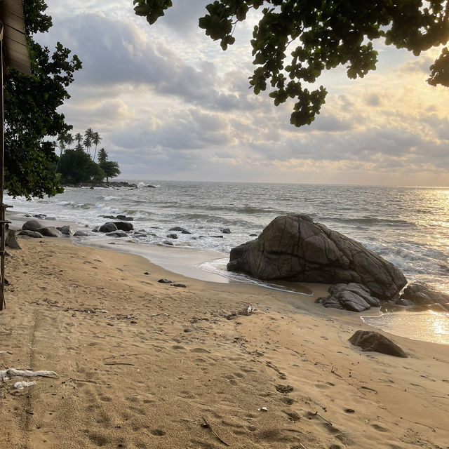 Unwind at the Idyllic Ngoye Beach in Kribi 🌴🌊