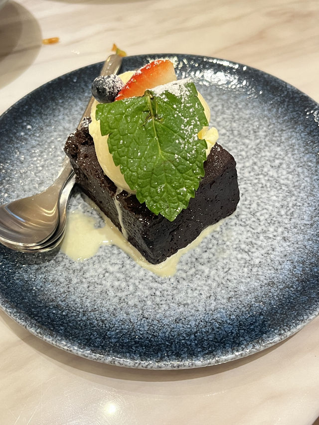 在b.o.t.h. eatery吃晚餐～