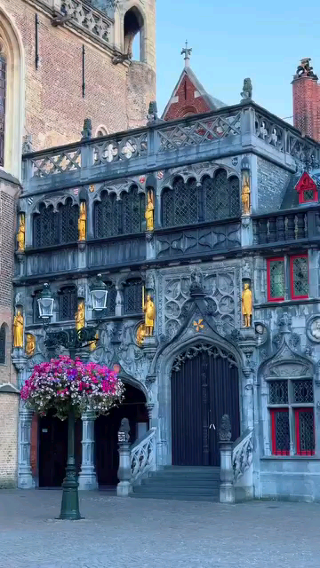 🏰 Bruges: The Enchanted City of Canals, Cobblestones & Chocolate 🇧🇪✨