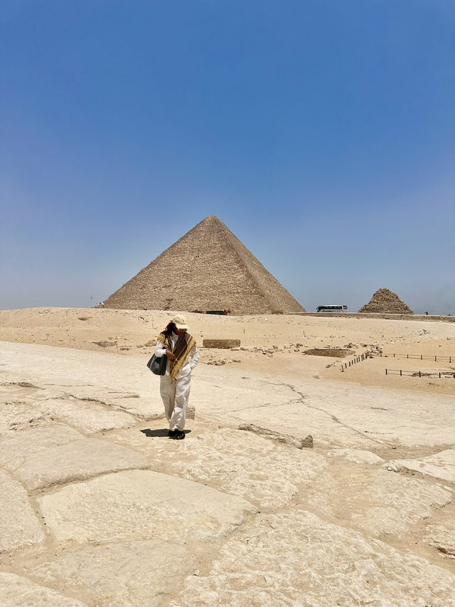 Explore Great Pyramids of Giza as Solo Traveler
