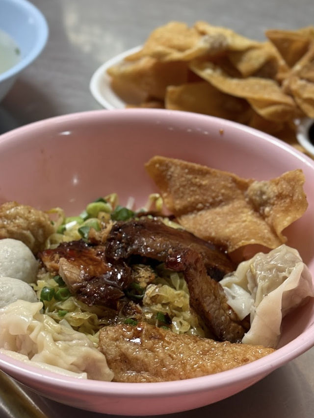 ก๋วยเตี๋ยวรู ตลาดน้อย🍜