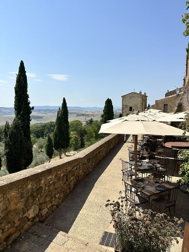 Mediterranean Dreamy Renaissance Vibes in Pienza’s Heart 