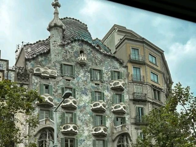 Exploring Barcelona: Sagrada Família & Beyond 🏛️🌞
