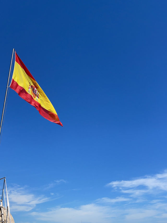 Valencia: Where History Lives 🏛️⏳🌿 Valencia: Where History Lives 🏛️⏳🌿