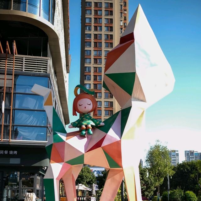 Art in the Open – Ganzhou’s Surprising Installations 🎭✨ Art in the Open – Ganzhou’s Surprising Installations 🎭✨