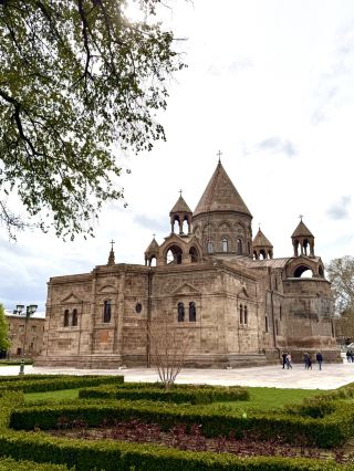 Echmiadzin and Its 1,700-Year History.