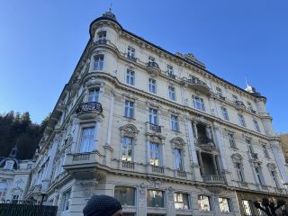 卡羅維瓦利旅遊指南：一天內一步一步探索童話小鎮