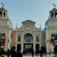 Shopping/Shanghai Outlets **Florence Town**