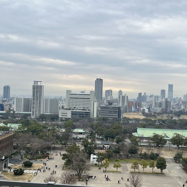 Discovering the Beauty of Osaka Castle 🏯🇯🇵