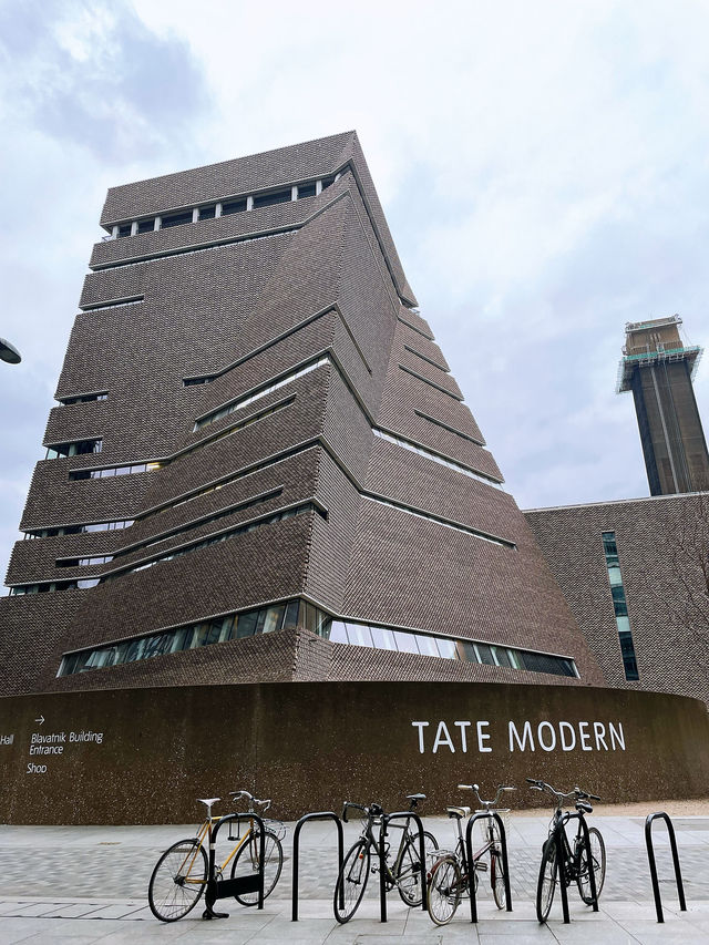 London Tate Modern | Unexplainable Shock