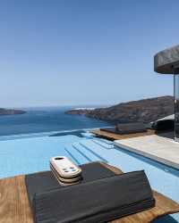 March trip to Greece | Cave hotel! Romantic love, sea, niche private collection.