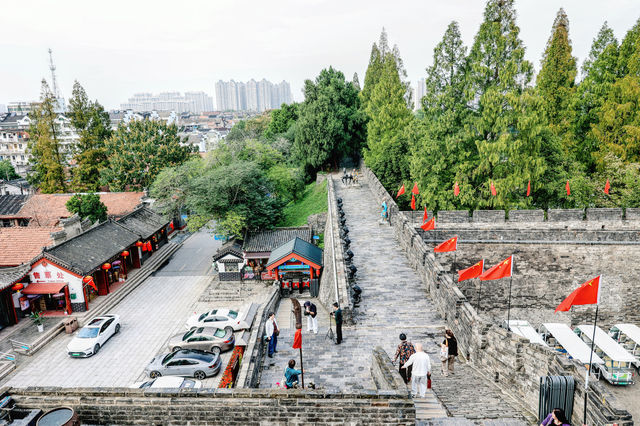 荊州古城這座歷史悠久的城市，曾經是三國時期的重要據點