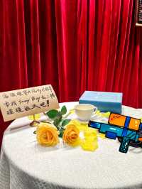全男卡司還有反串看音樂劇還能邊喝酒
