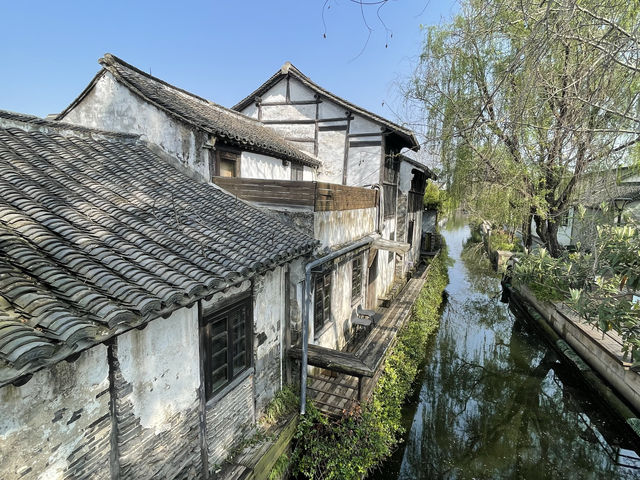 清新 安逸的歇馬橋村