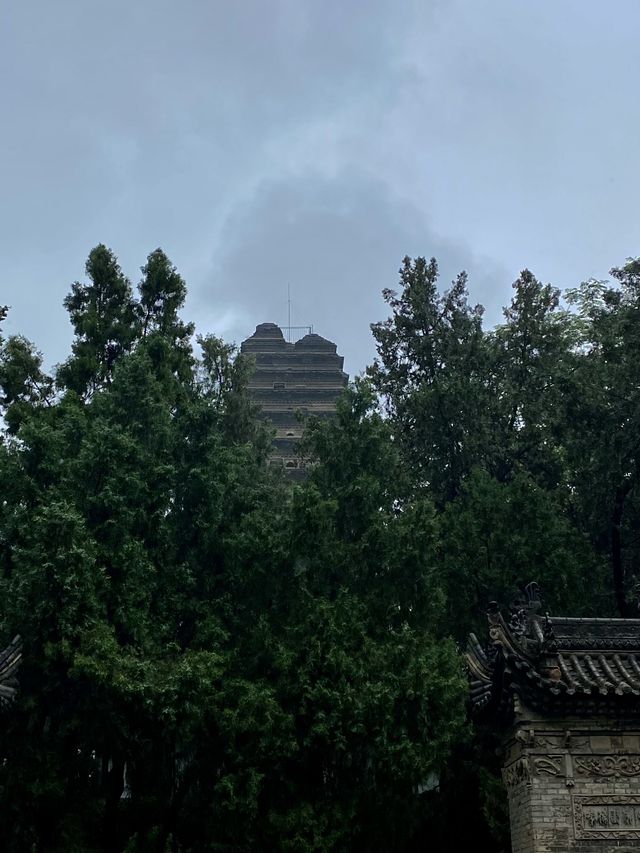 西安值得去｜相比大雁塔，更喜歡雨中的小雁塔