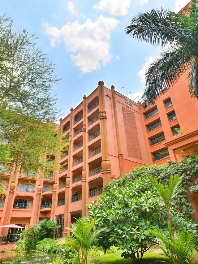🌟✈️ Unwind in Style: Kampala's Hotel Gem 💎