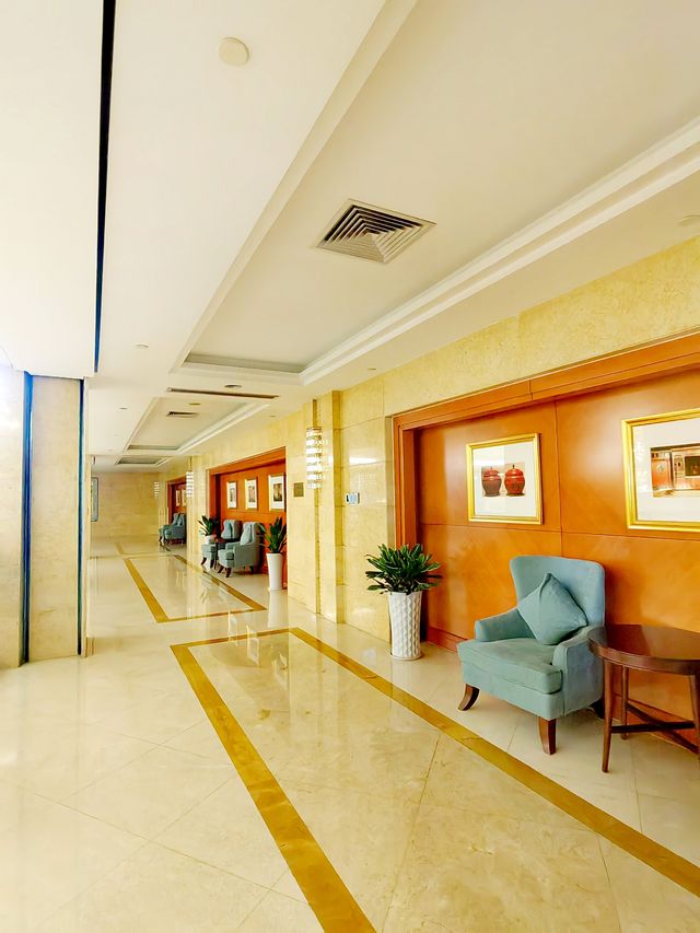 寧海金海開元名都大酒店，外觀樸實，內在典雅