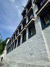遊噶魯教三大寺一一哲蚌寺