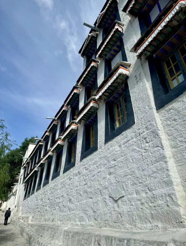 遊噶魯教三大寺一一哲蚌寺