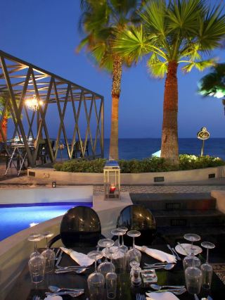 🌴 Limassol's Luxe Escape: GrandResort Insights 🏖️