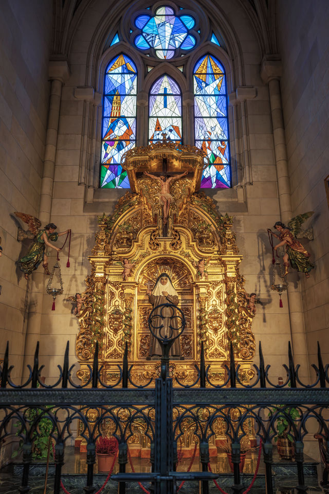 The only papally consecrated church in Spain: Madrid's Almudena Cathedral 🇪🇸