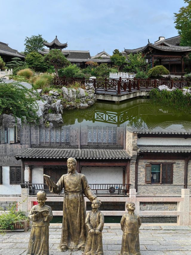 遊走在東晉水城的街頭巷尾，品味千年歷史