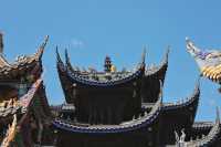 西昌市必到景點之大石板村和靈鷹寺。