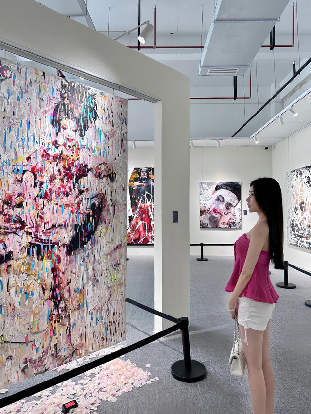 貴陽看展｜利塔•卡貝魯特《凝視之光》。