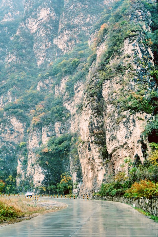 北京最美紅葉峽谷週末不塞車 自駕2小時。