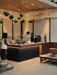 深圳新店｜活力滿滿的多巴胺天台咖啡室。
