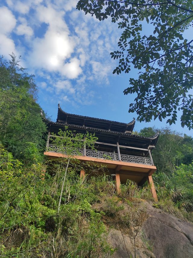雲髻山很好，但是下次不來了，姊妹們。