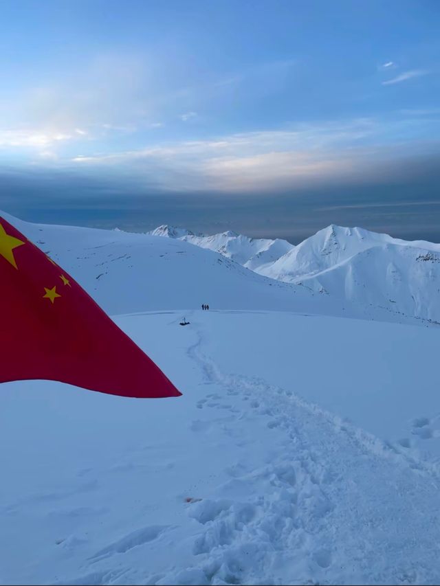 喜歡攀登雪山就不能錯過岡什卡雪山！