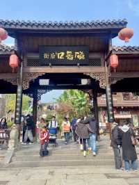  🏮磁器口古鎮🏮充滿著歷史韻味與人間煙火🔥 
