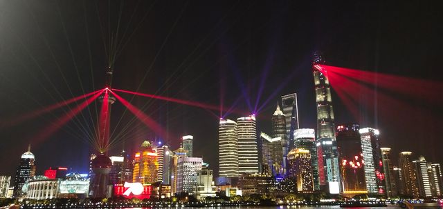 秋日喺虹口搵文脈，喺雲端俯瞰夜上海