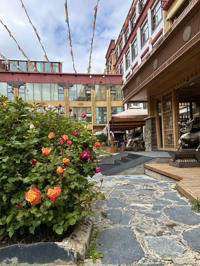 拉薩河畔的理想居所——拉加里雪龍莊園酒店